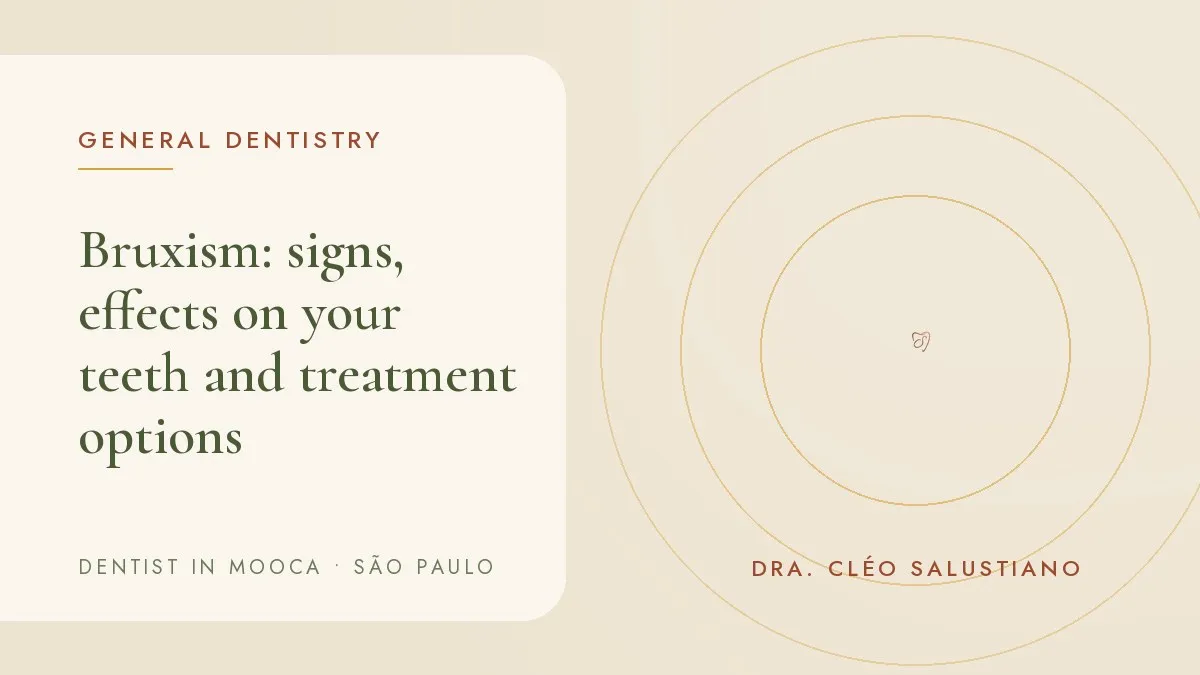 Clear night guard next to its case on a light surface — cover of the article 'Bruxism: signs, effects on your teeth and treatment options', from the office of Dr. Cléo Salustiano, dentist in Mooca, São Paulo.