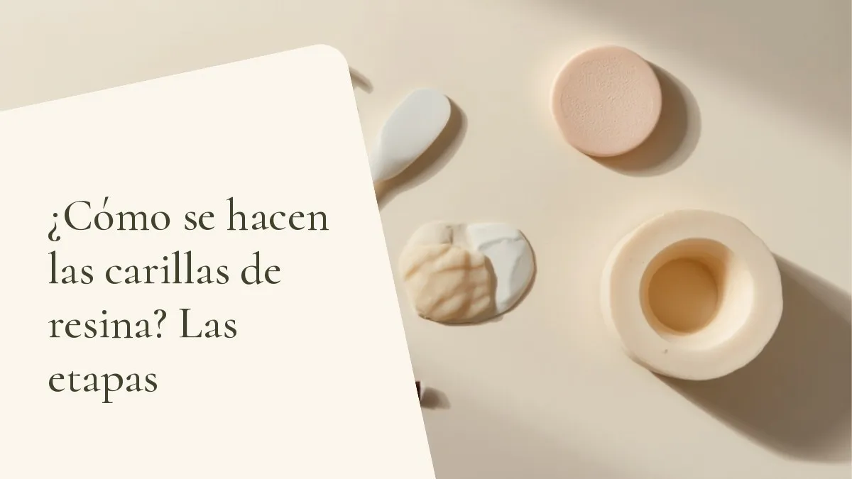 Objetos de odontología relacionados con el tema sobre una superficie clara — portada del artículo '¿Cómo se hacen las carillas de resina? Las etapas', del consultorio de la Dra. Cléo Salustiano, dentista en Mooca, São Paulo.
