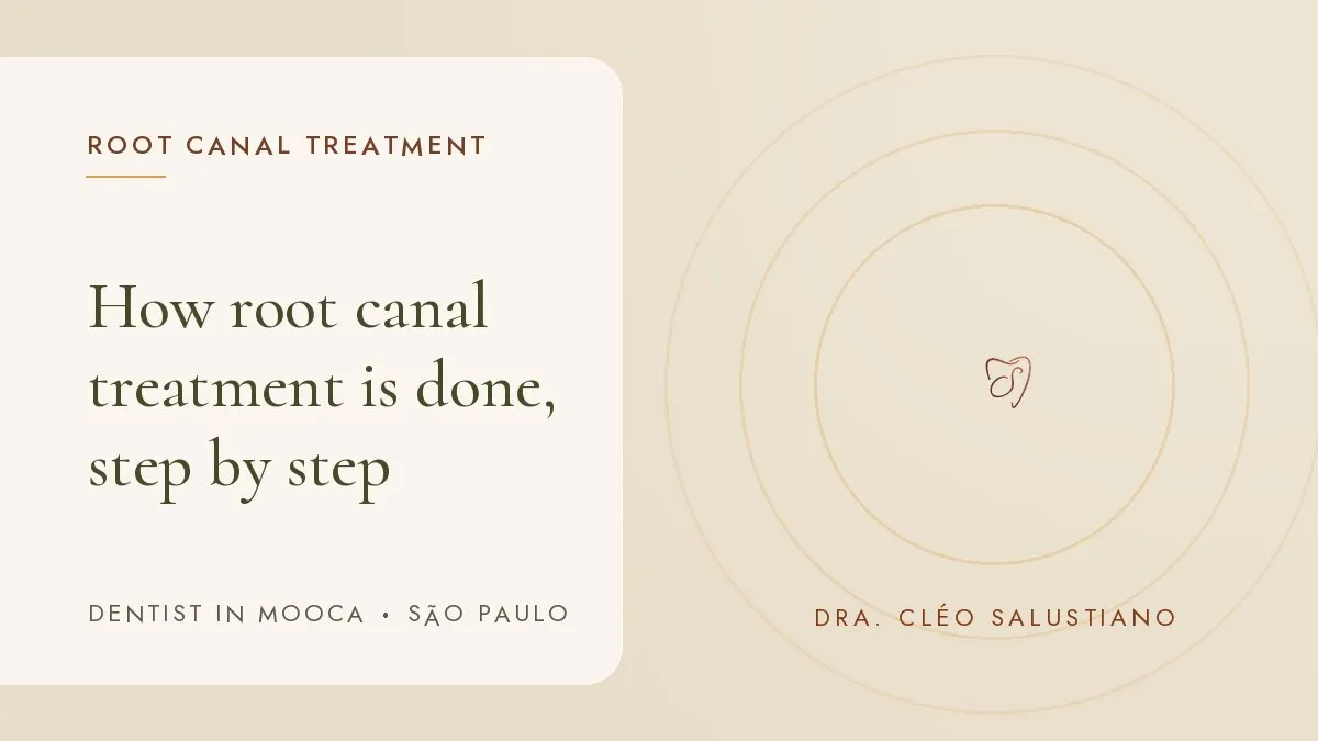 Dental items on a light surface — cover of the article 'How root canal treatment is done, step by step', from the dental office of Dr. Cléo Salustiano, dentist in Mooca, São Paulo.