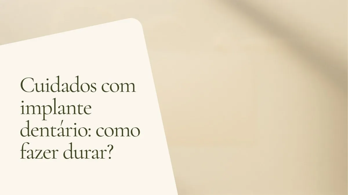 Objetos de odontologia relacionados ao tema sobre superfície clara — capa do artigo 'Cuidados com implante dentário: como fazer durar?', do consultório da Dra. Cléo Salustiano, dentista na Mooca, São Paulo.