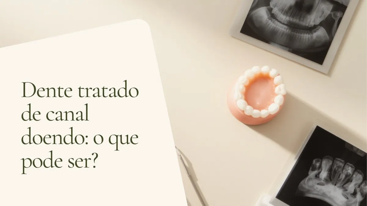 Objetos de odontologia relacionados ao tema sobre superfície clara — capa do artigo 'Dente tratado de canal doendo: o que pode ser?', do consultório da Dra. Cléo Salustiano, dentista na Mooca, São Paulo.