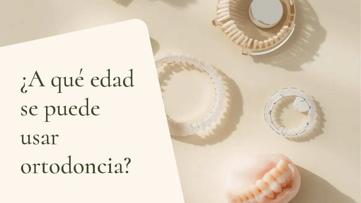 Objetos de odontología relacionados con el tema sobre una superficie clara — portada del artículo '¿A qué edad se puede usar ortodoncia?', del consultorio de la Dra. Cléo Salustiano, dentista en Mooca, São Paulo.