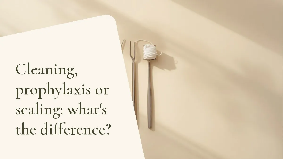 Dental instruments related to the topic on a light surface — cover of the article 'Cleaning, prophylaxis or scaling: what's the difference?', from the dental office of Dr. Cléo Salustiano, dentist in Mooca, São Paulo.