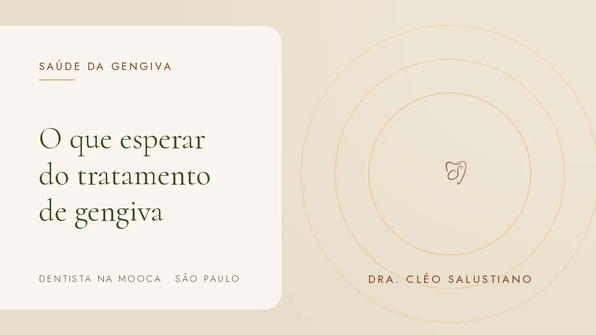 Objetos de odontologia sobre superfície clara — capa do artigo 'O que esperar do tratamento de gengiva', do consultório da Dra. Cléo Salustiano, dentista na Mooca, São Paulo.