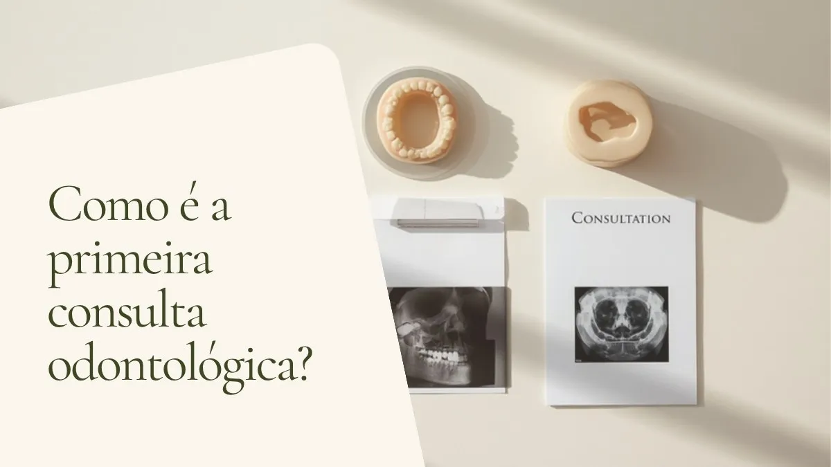 Objetos de odontologia relacionados ao tema sobre superfície clara — capa do artigo 'Como é a primeira consulta odontológica?', do consultório da Dra. Cléo Salustiano, dentista na Mooca, São Paulo.