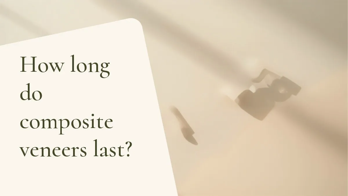 Dental items related to the topic on a light surface — cover of the article 'How long do composite veneers last?', from the office of Dr. Cléo Salustiano, dentist in Mooca, São Paulo.