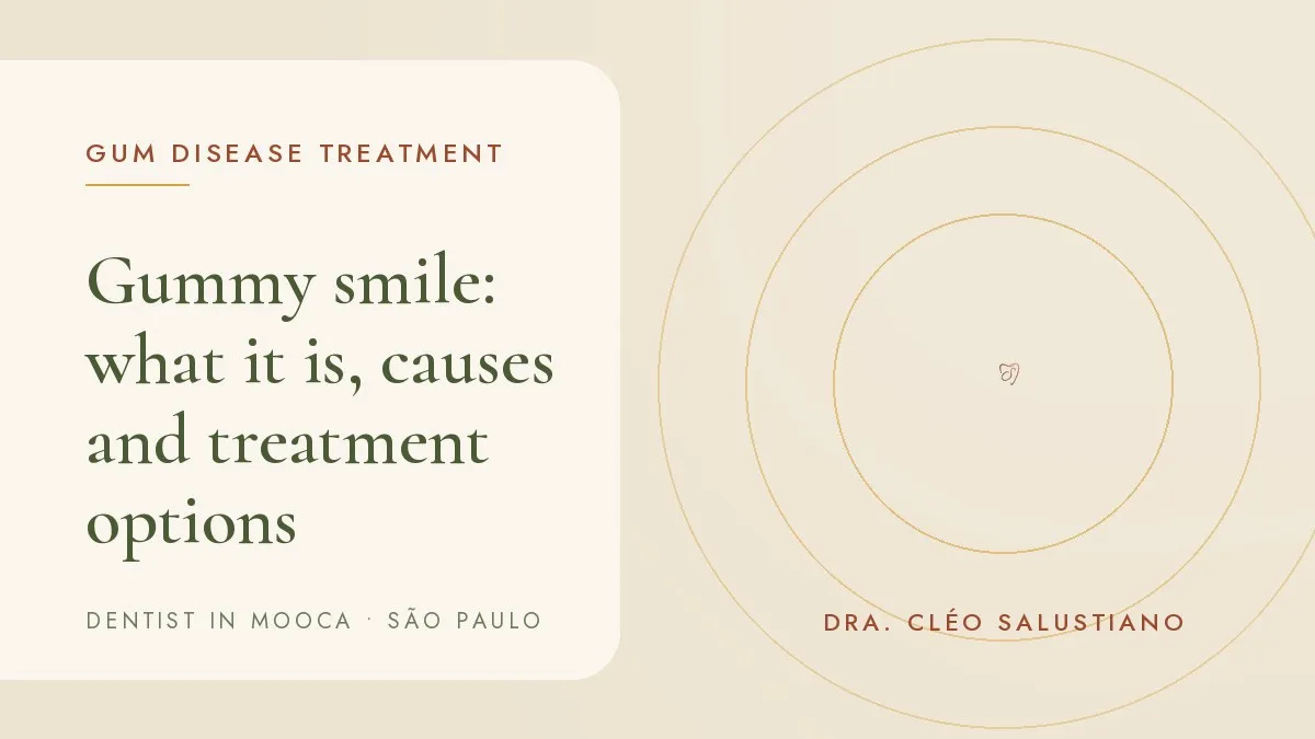 Smile showing the upper gums — cover of the article 'Gummy smile: what it is, causes and treatment options', from the office of Dr. Cléo Salustiano, dentist in Mooca, São Paulo.