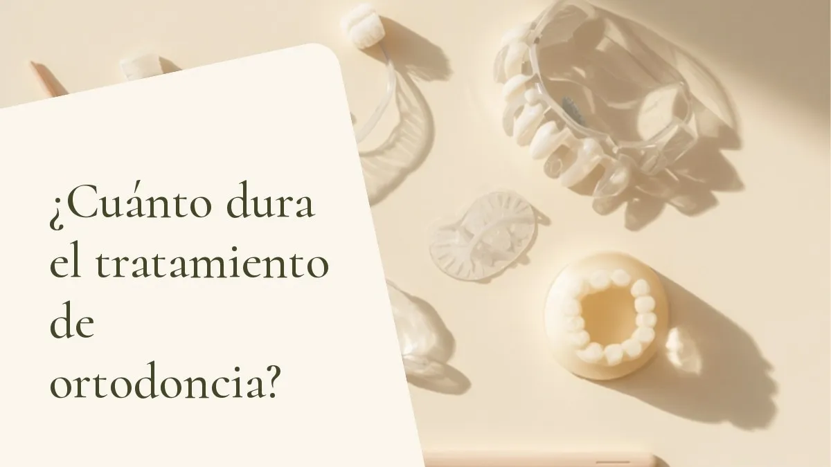 Instrumentos odontológicos relacionados con el tema sobre una superficie clara — portada del artículo '¿Cuánto dura el tratamiento de ortodoncia?', del consultorio de la Dra. Cléo Salustiano, dentista en Mooca, São Paulo.