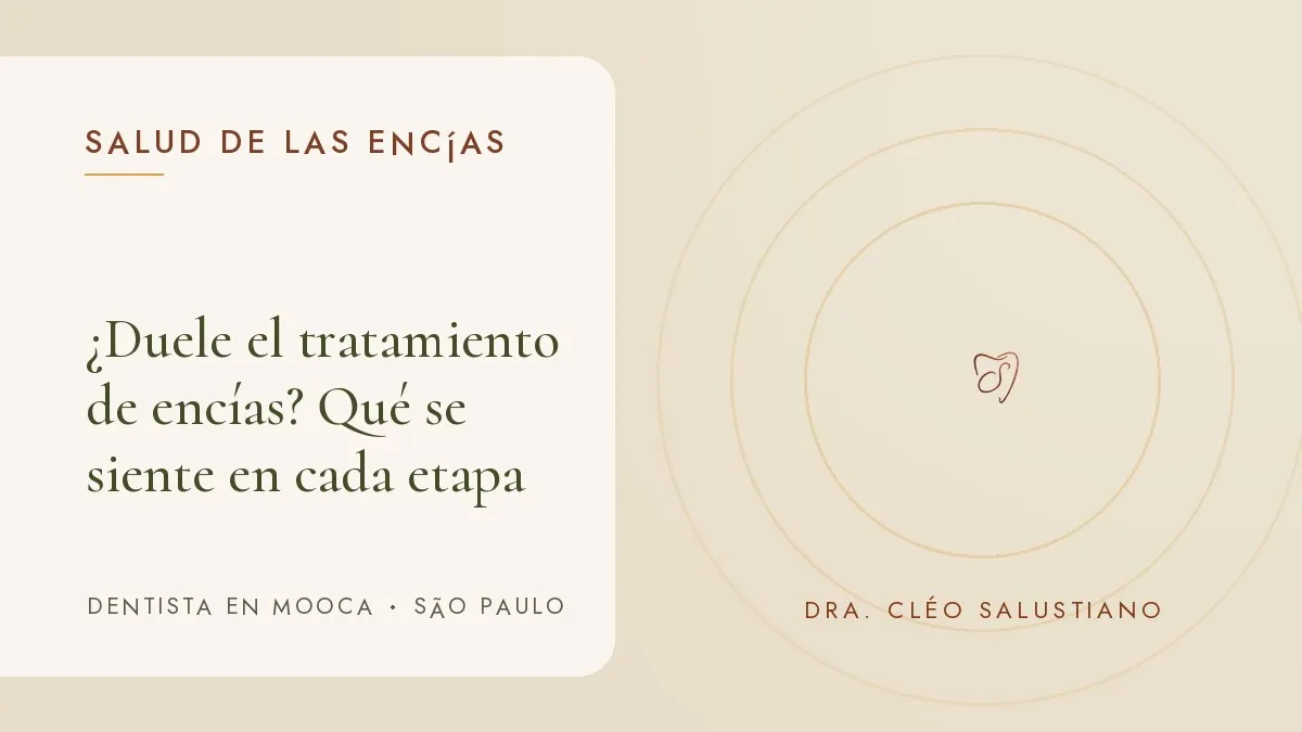 Instrumentos odontológicos sobre una superficie clara — portada del artículo '¿Duele el tratamiento de encías?', del consultorio de la Dra. Cléo Salustiano, dentista en Mooca, São Paulo.